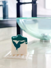 Load image into Gallery viewer, Bay